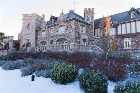 The Highlands Ranch Mansion in Highlands Ranch, Colorado is a beautiful timeless option for a wedding in Denver.